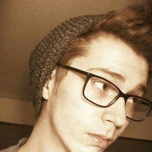 Meet your Posher, Kurtis